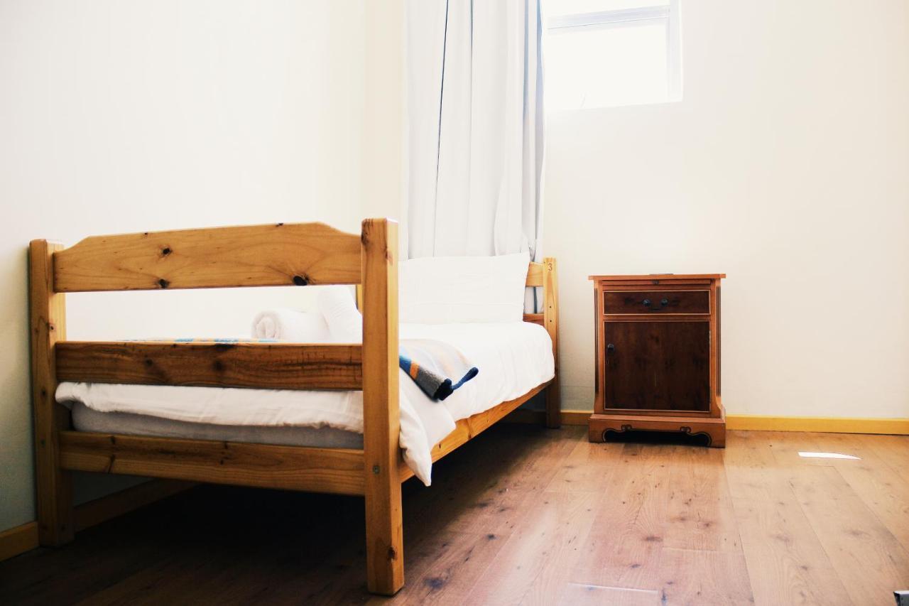 Scalabrini Accommodation ケープタウン エクステリア 写真