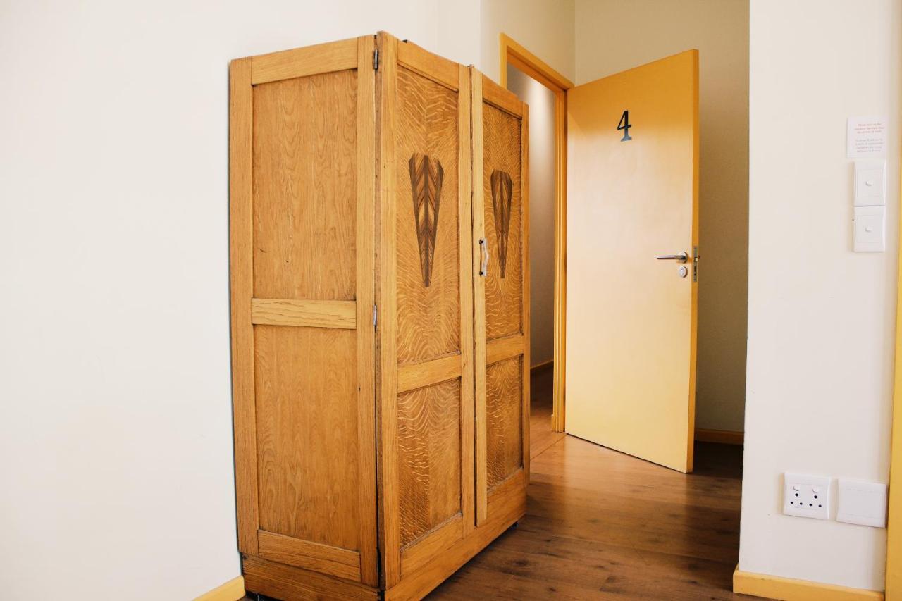 Scalabrini Accommodation ケープタウン エクステリア 写真